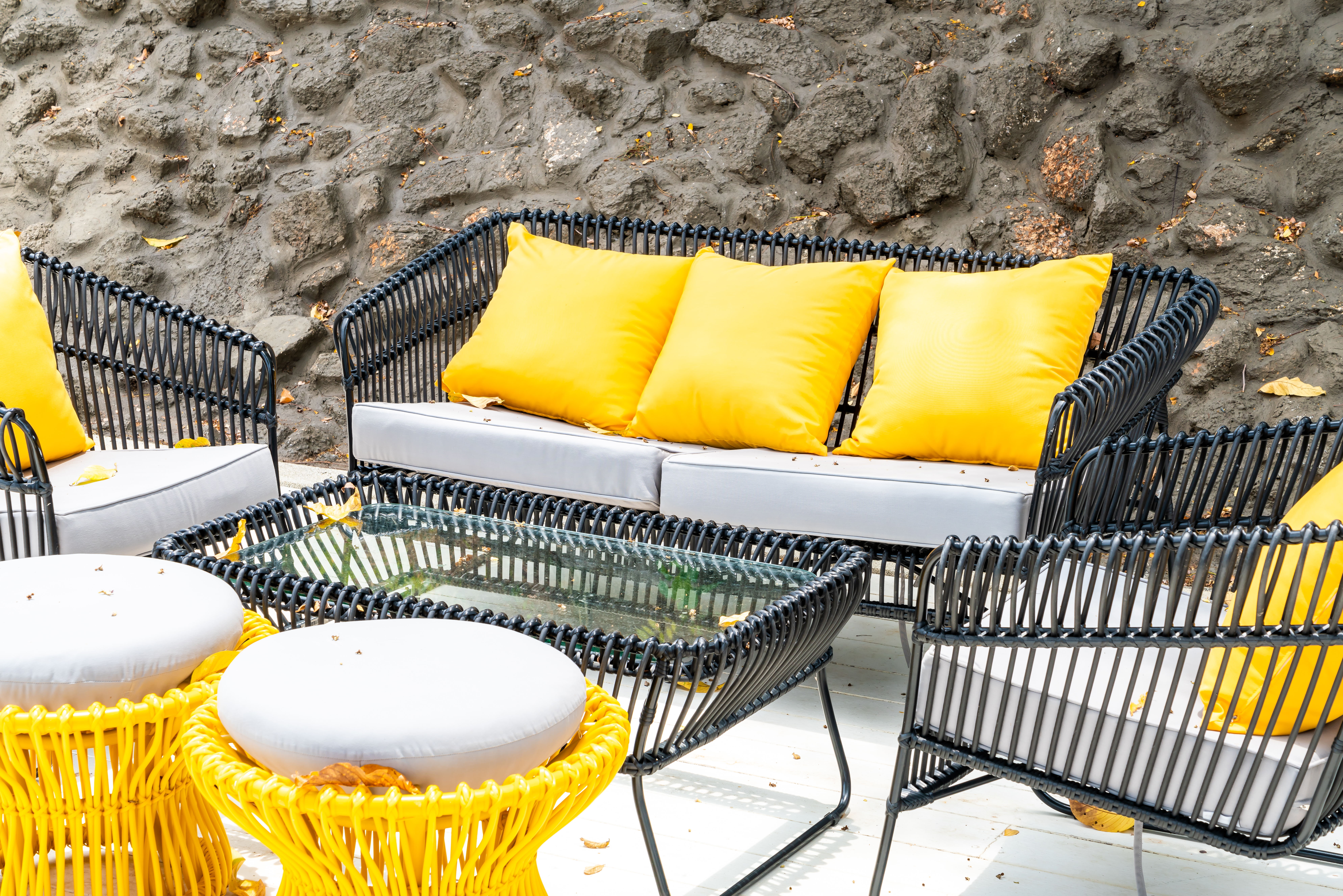 The Ultimate Guide to Buying Outdoor Furniture in Dubai:  Online Tips, Trends, and Top Picks