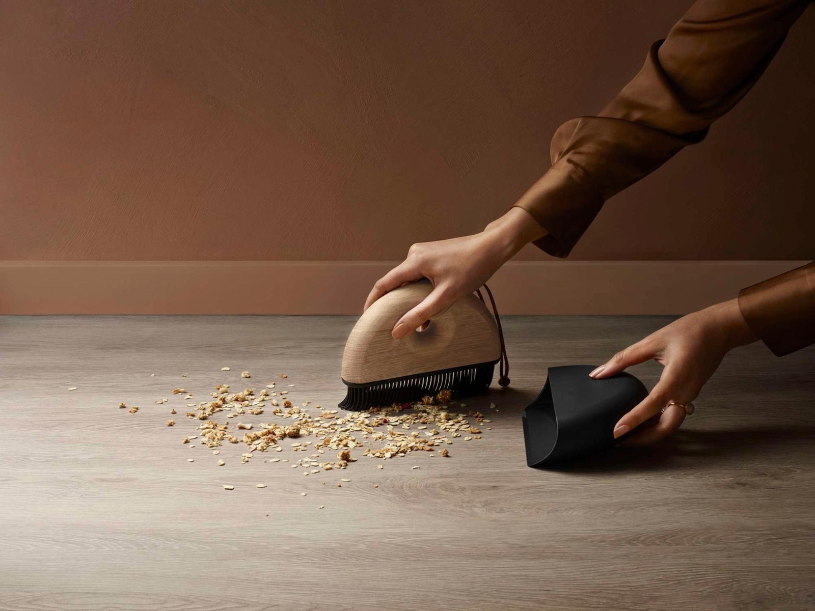 SWEEP - DUSTPAN AND BRUSH SET